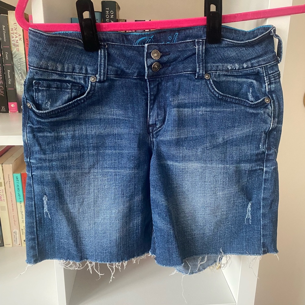 Delia’s Bailey Low Rise Bermuda Shorts